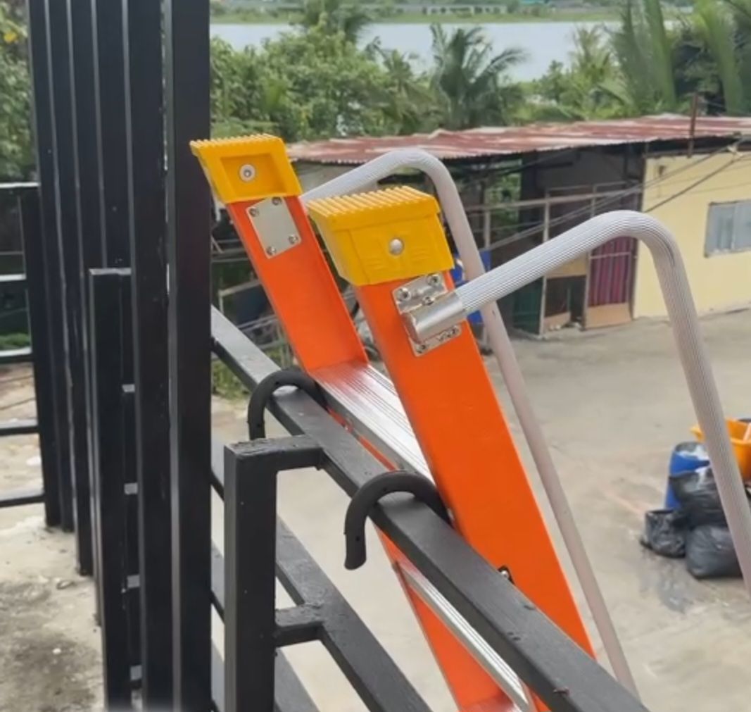 บันไดไฟเบอร์กลาสแบบพาดมีราวจับ15ขั้นมีตะขอเกี่ยว XG-158FA15 - Image 4