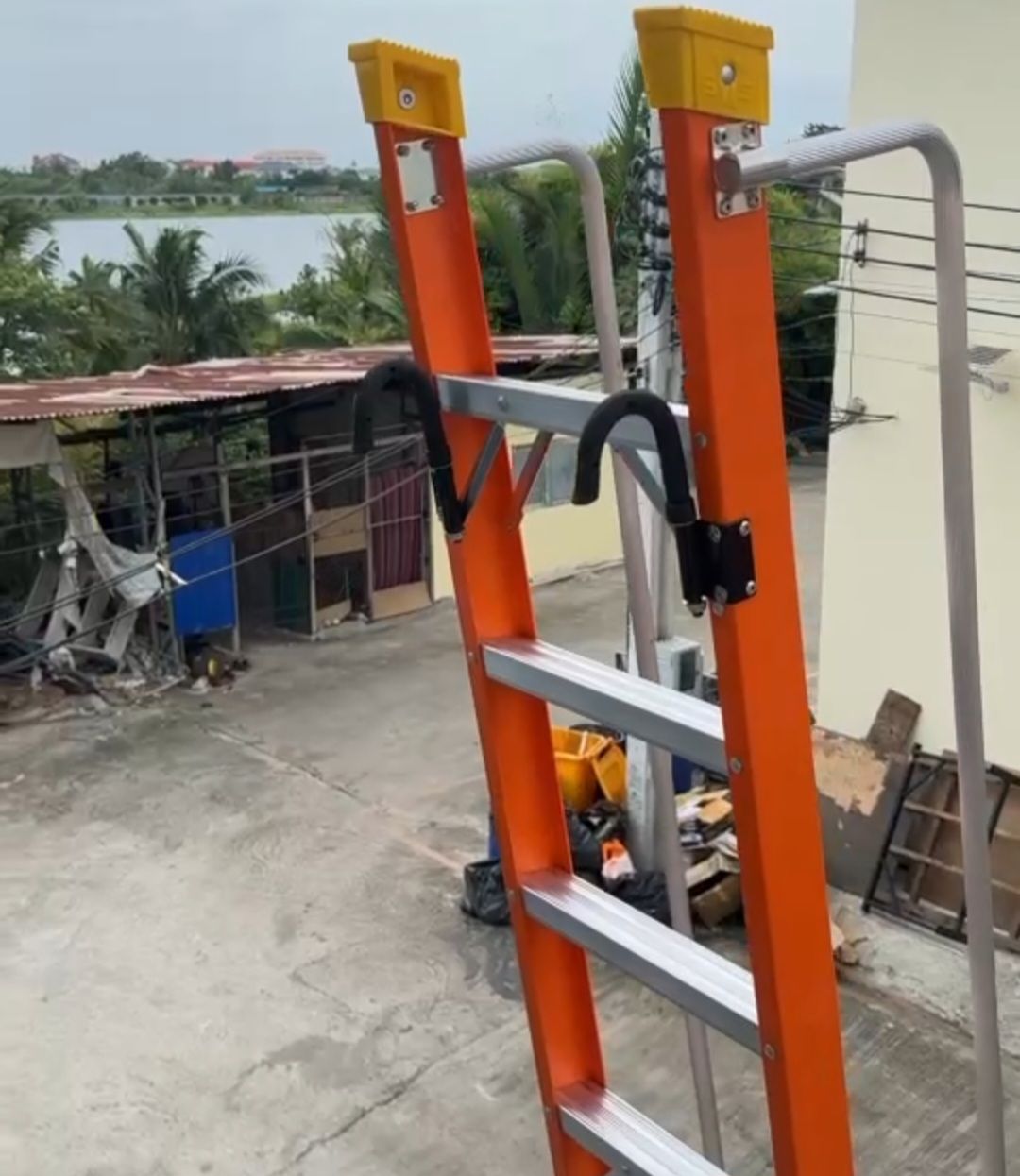 บันไดไฟเบอร์กลาสแบบพาดมีราวจับ15ขั้นมีตะขอเกี่ยว XG-158FA15 - Image 3